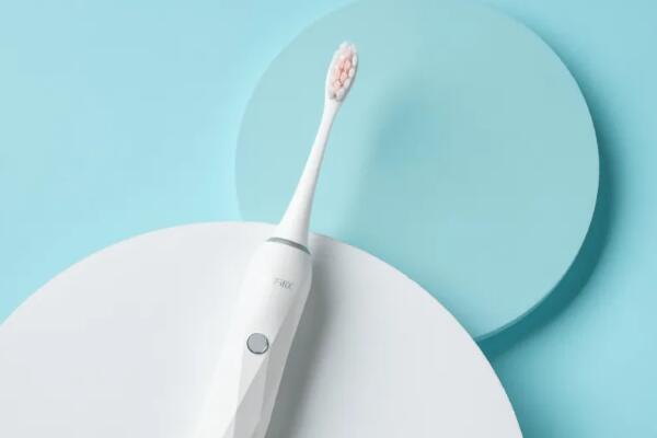 電動牙刷的危害，這三類人群不適合用電動牙刷