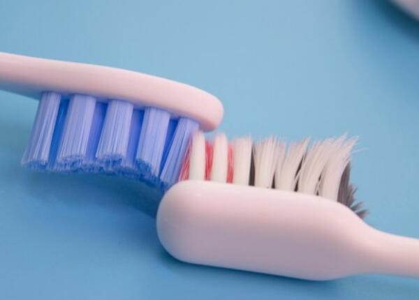 電動牙刷怎么看刷頭軟不軟？刷頭刷毛軟硬兩大分辨技巧